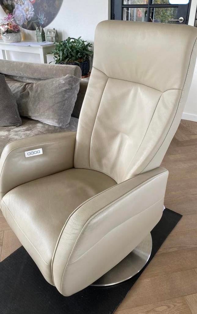 Moderne echt leren sta op stoel slaap of lig relax stoel, Ophalen, Zo goed als nieuw, Leer, 50 tot 75 cm