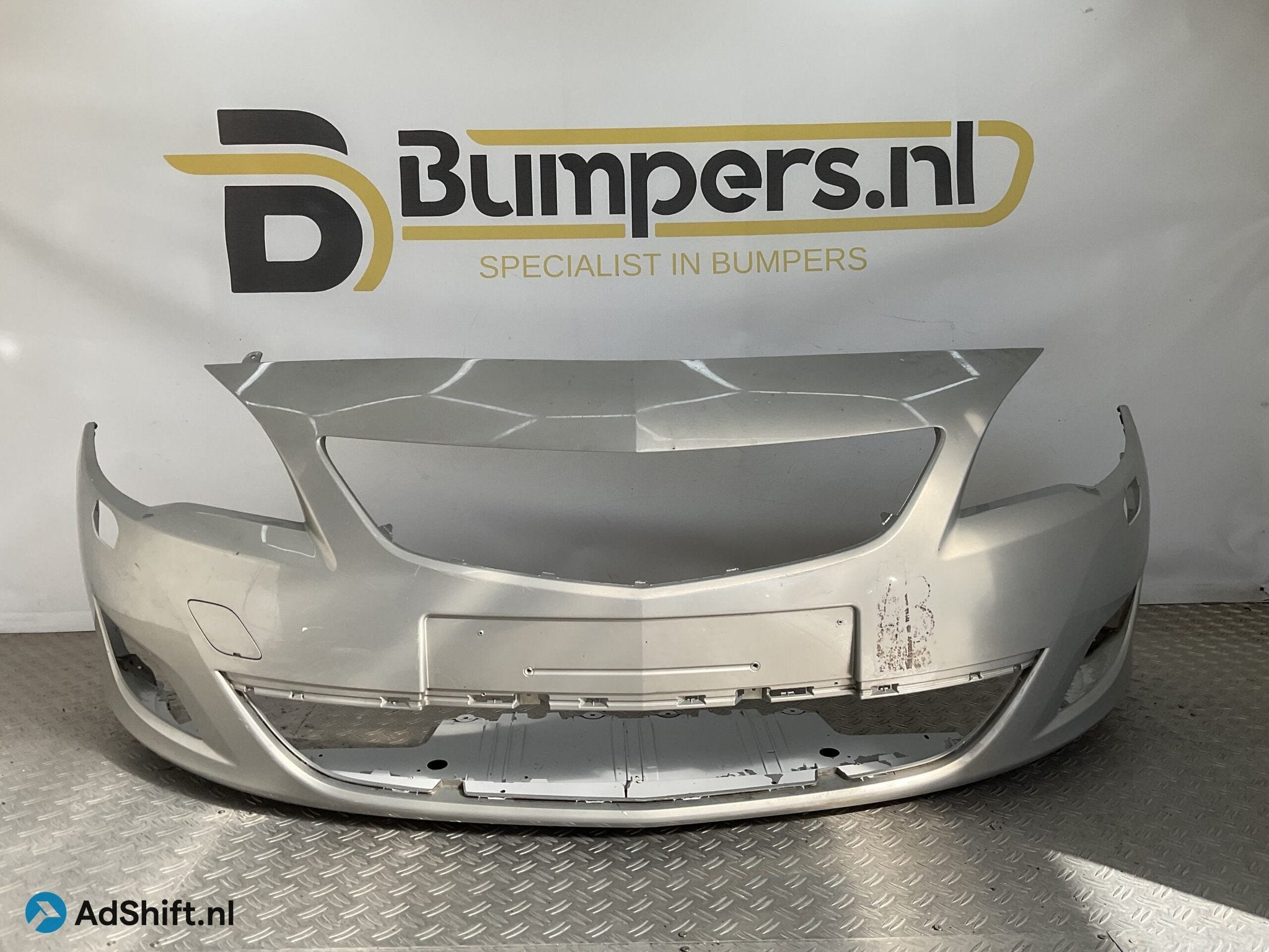 Bumper Opel Astra J 2007-2011 13368660 Voorbumper i9-20146, Auto-onderdelen, Bumper