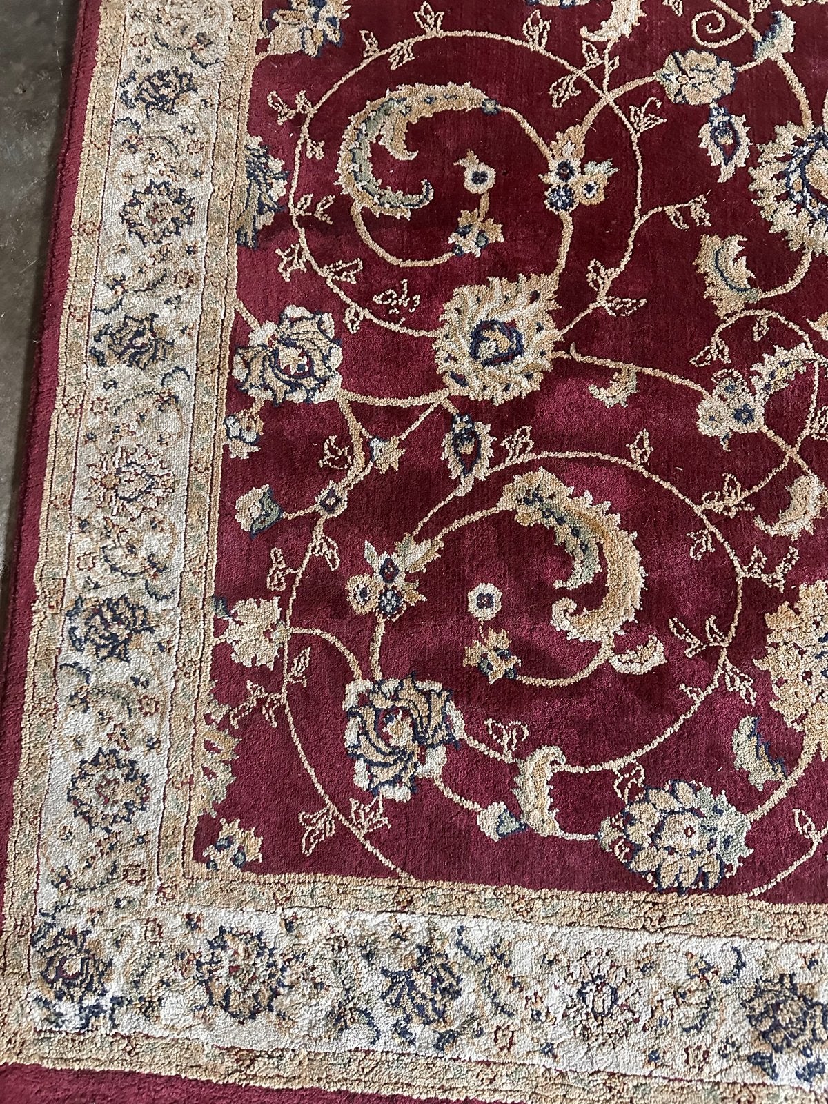 Rood vloerkleed met sierlijk patroon, Ophalen, Gebruikt, 100 tot 150 cm, 200 cm of meer