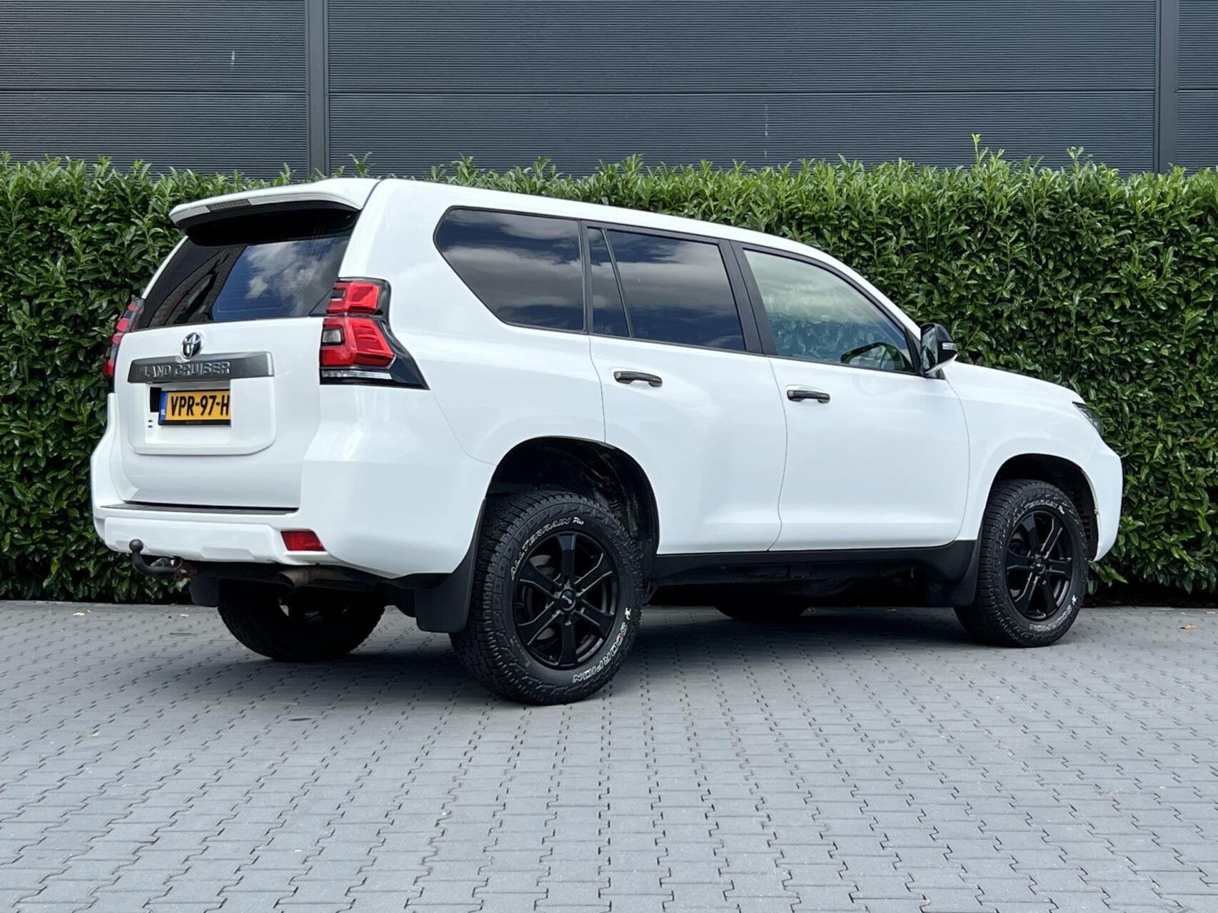 Toyota Land Cruiser 2.8 D-4D-F Comfort High Roof Window Van, Auto's, Bestelauto's, Gebruikt, Euro 6, 4 cilinders, 3000 kg