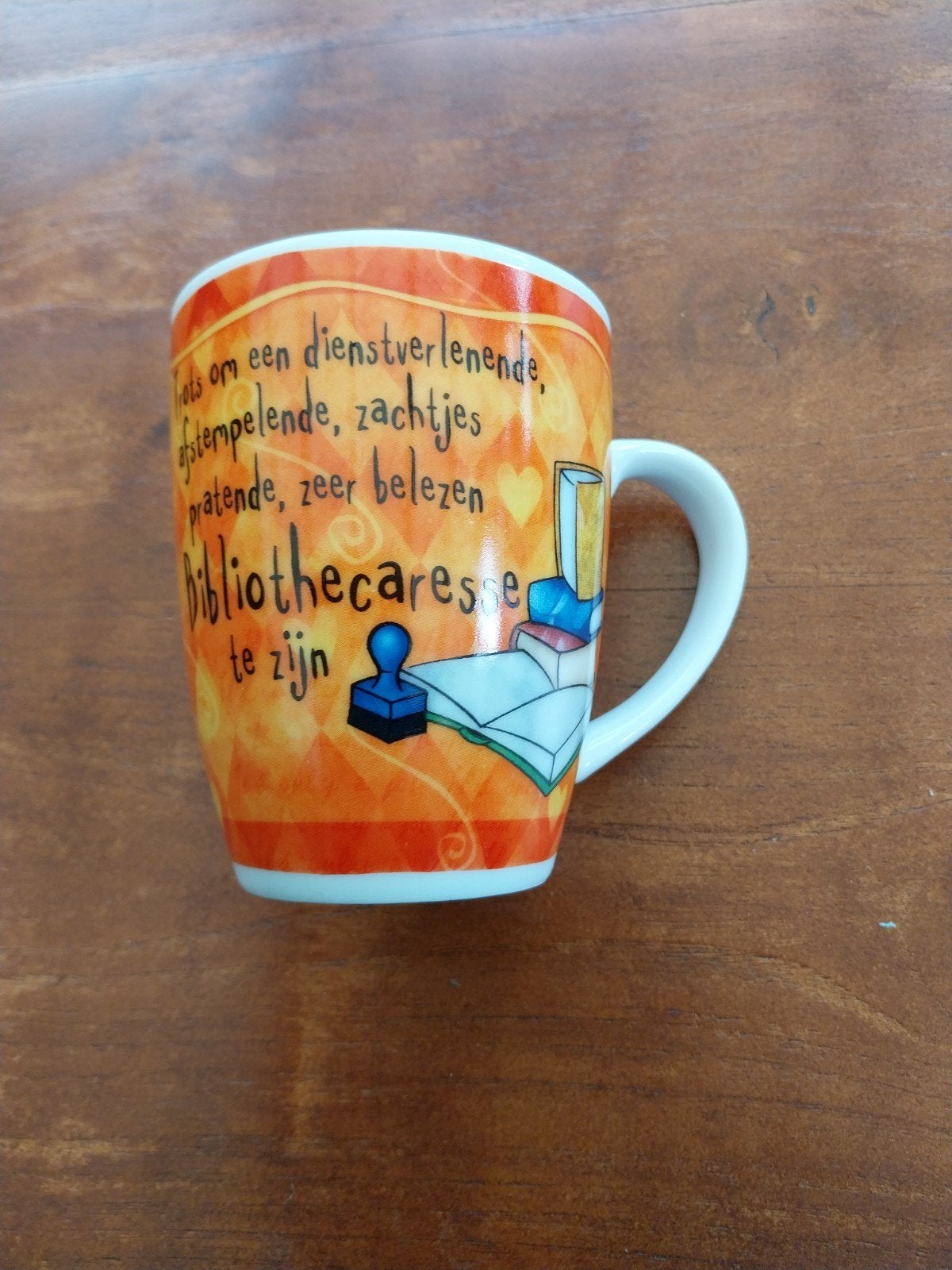 Mok "Eersteklas Bibliothecaresse" - Nieuw vanHistory  & Hera, Gebruikt, Overige merken, Overige stijlen, Porselein