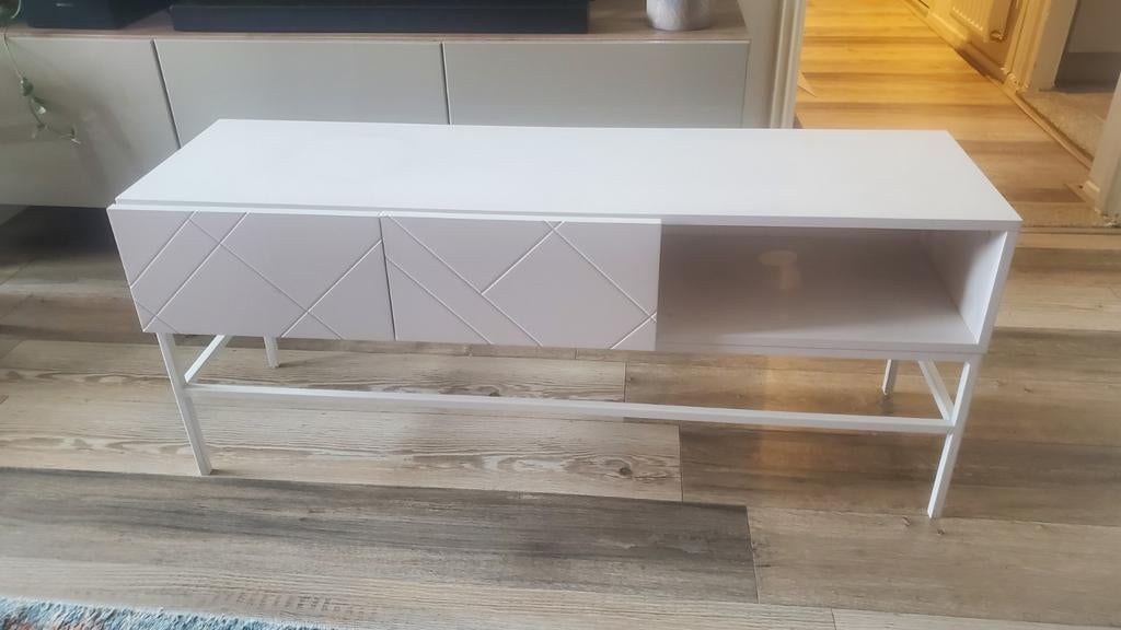 JYSK TV meubel LADBY wit, Huis en Inrichting, Ophalen, Gebruikt, 100 tot 150 cm, Minder dan 100 cm