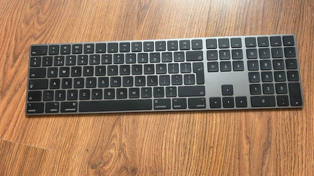 Apple Magic keyboard (zwart), Computers en Software, Oplaadbaar, Ophalen of Verzenden, Zo goed als nieuw, Draadloos