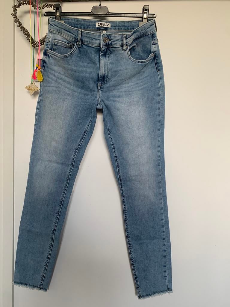 Only blush jeans zwart en blauw maat XL lengte 34, Ophalen of Verzenden, Zo goed als nieuw, Blauw, W30 - W32 (confectie 38/40)