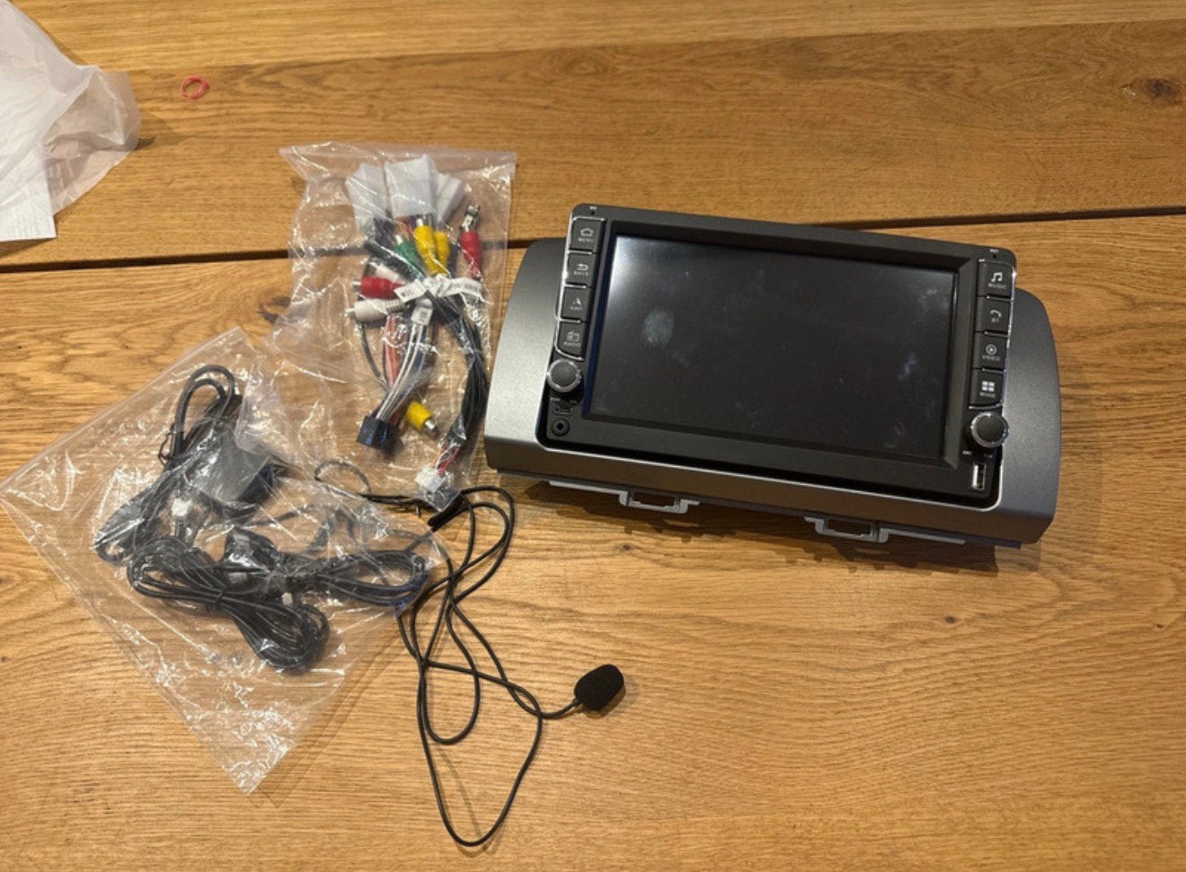 Daihatsu Materia Carplay radio 9” QLED, Auto diversen, Autoradio's, Ophalen of Verzenden, Zo goed als nieuw