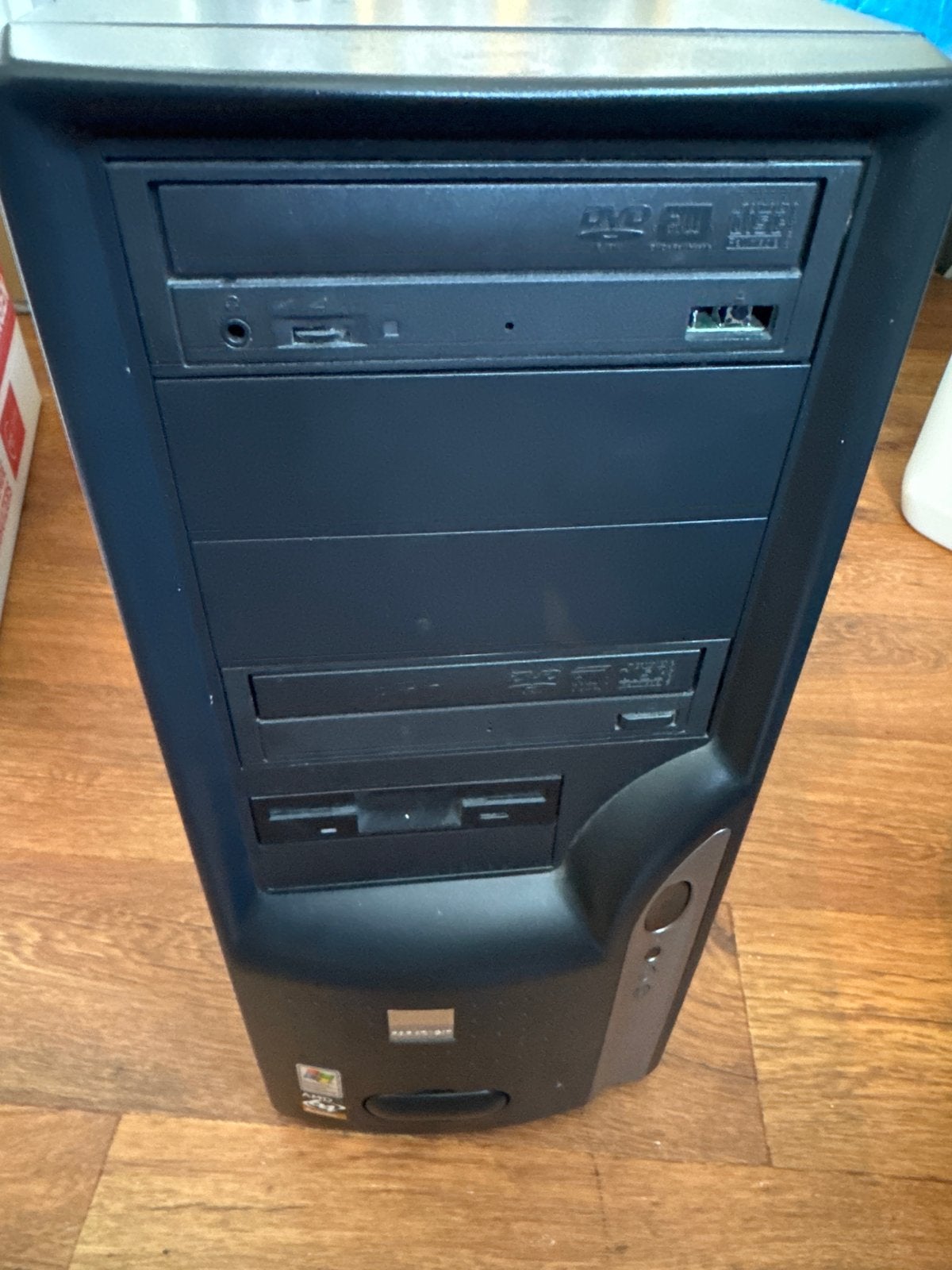 Paradigit Desktop PC - Zonder HDD, Computers en Software, Ophalen, Gebruikt, HDD, Minder dan 4 GB