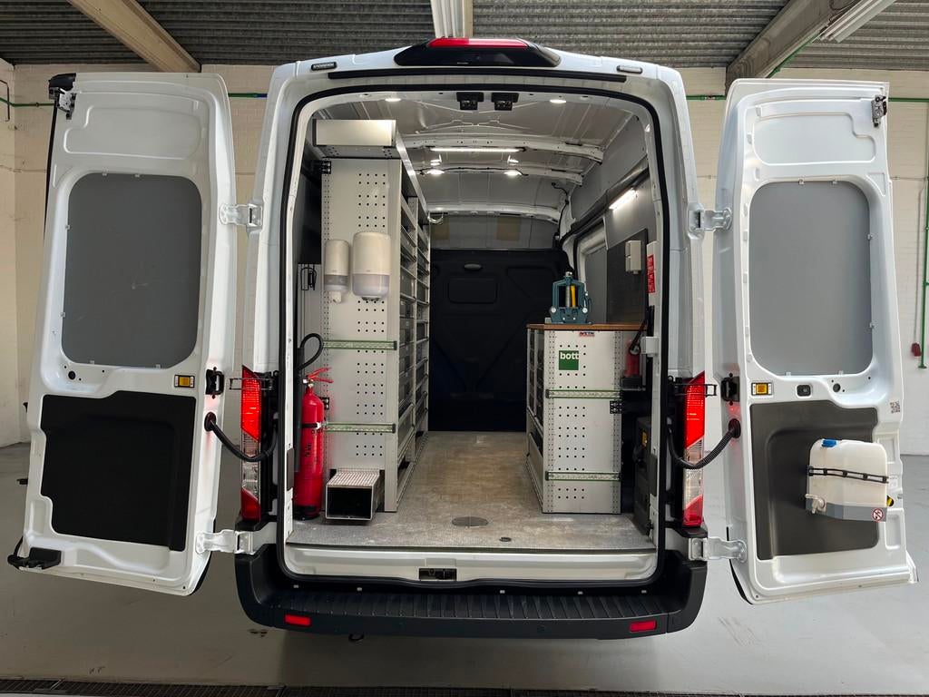 Ford E-Transit SERVICEWAGEN ELEKTRISCH 350 L2H3 Trend 68 kWh, Automaat, Gebruikt, Met garantie (alle), Wit