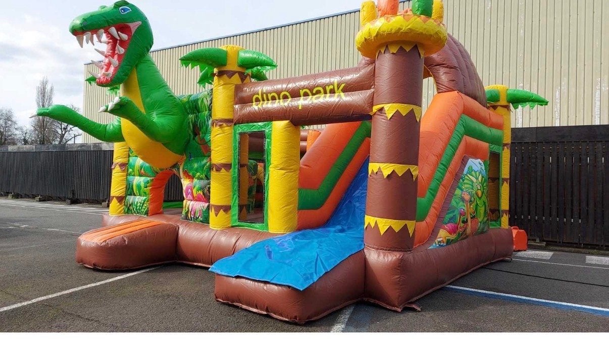 Nieuw springkussen Dino Park met glijbaan en obstakels, Ophalen of Verzenden, Nieuw