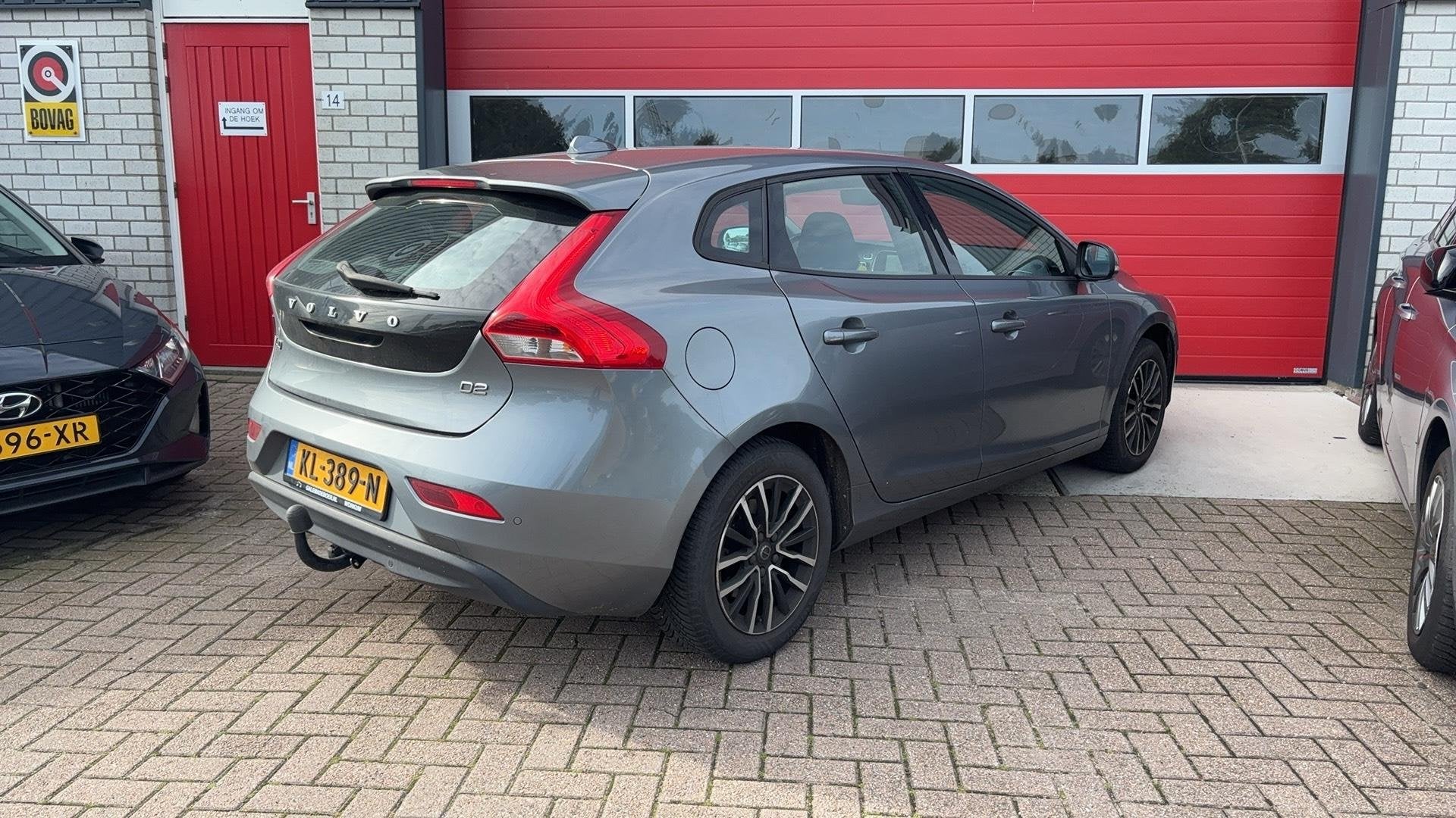 Volvo V40 2.0 D2 Nordic+ NWE D-RIEM / TREKHAAK / STANDKACHEL, Auto's, Voorwielaandrijving, Gebruikt, Euro 6, 4 cilinders