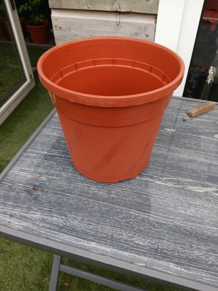 100 oranje bloempotten, 25 cm hoog, 37 cm doorsnee, Tuin en Terras, Bloempotten, 25 tot 40 cm, Kunststof, Nieuw, Ophalen of Verzenden