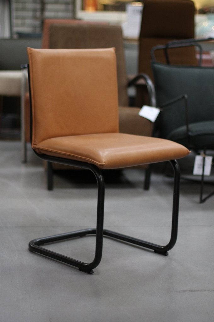 Luxe eetkamerstoel Lupo Jess Design leer camel sledestoel, Ophalen, Bruin, Zo goed als nieuw, Eén