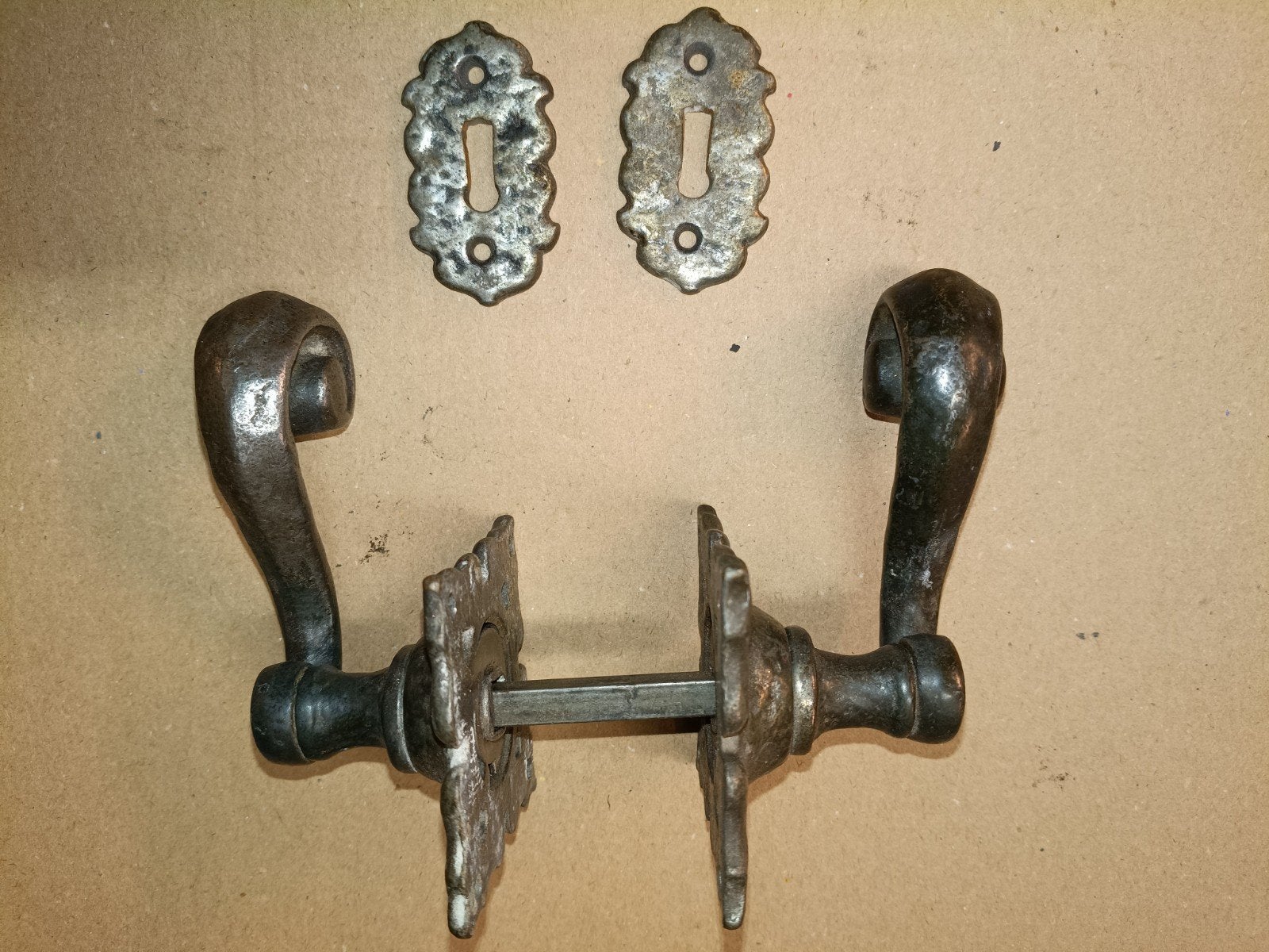 oude gietijzeren deur grepen met sleutel plaatjes, Gebruikt, Minder dan 100 cm, Metaal, Ophalen