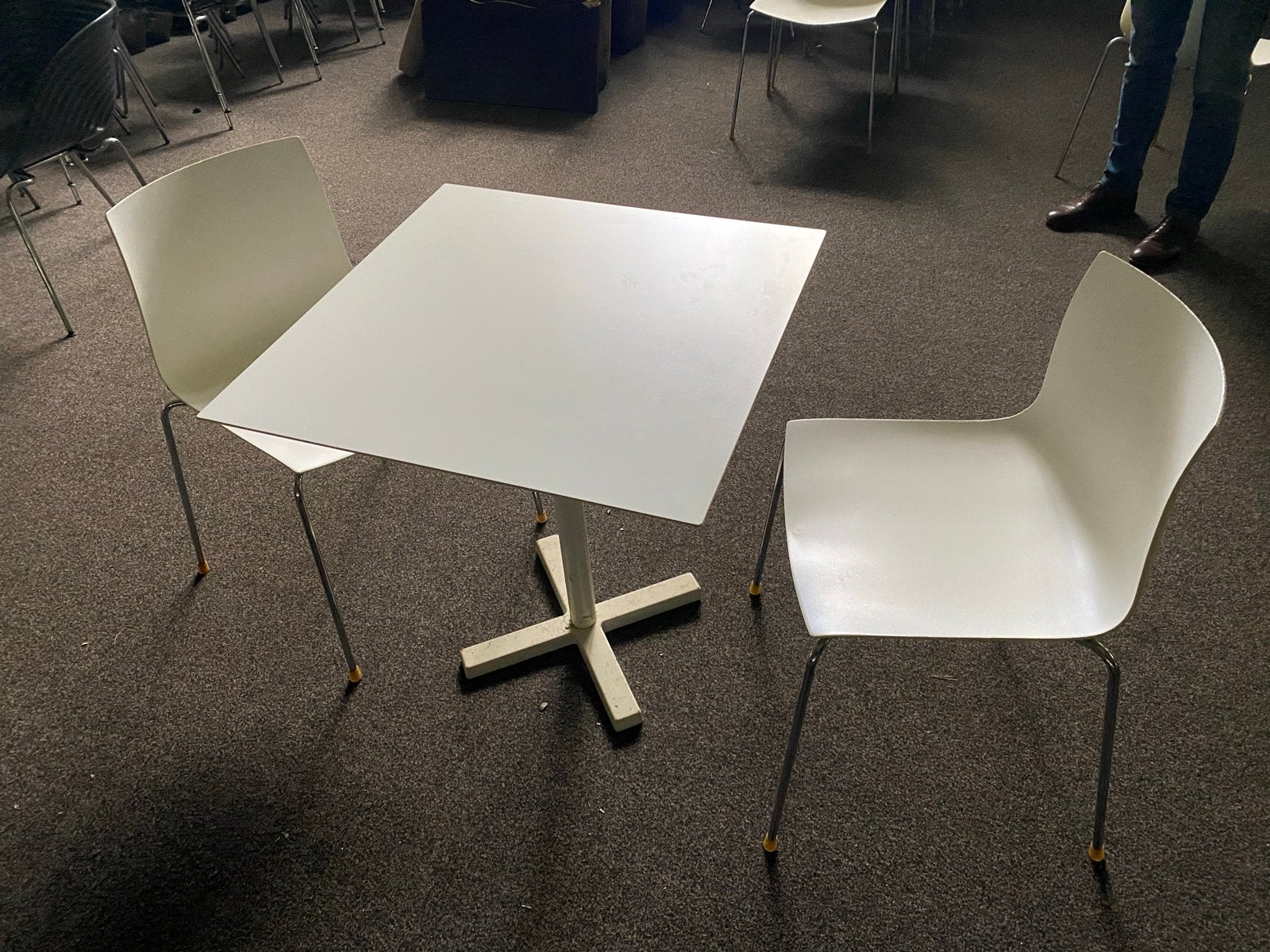 Arper Catifa 46 Stoelen en Tafel Set - Wit, Kunststof, Gebruikt, Twee, Wit