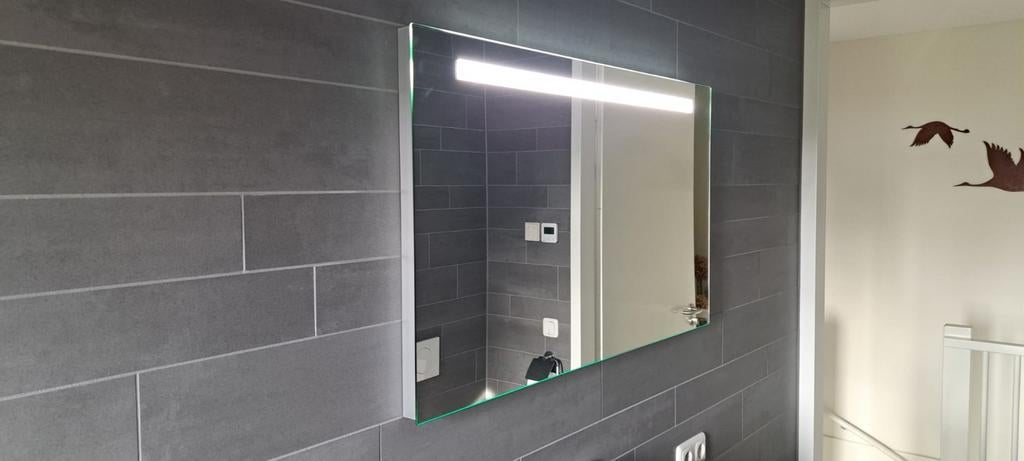 Villeroy en boch  badkamer spiegel 100x60x3, Ophalen of Verzenden, Zo goed als nieuw, Grijs