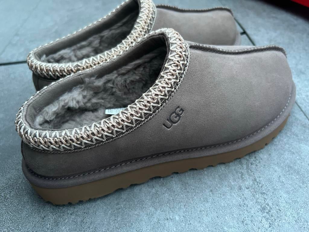 UGG Tasman. Splinternieuw zonder prijskaartje, Kleding | Dames, Schoenen, Nieuw, Ophalen of Verzenden, Pantoffels of Sloffen, Groen