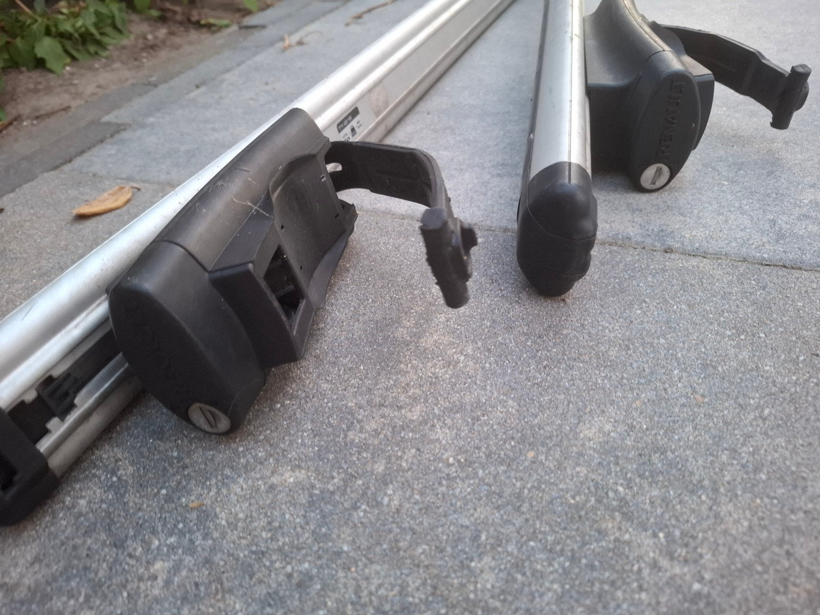 Thule dakdragers voor gesloten dakrails, Auto diversen, Dakdragers, Ophalen, Gebruikt