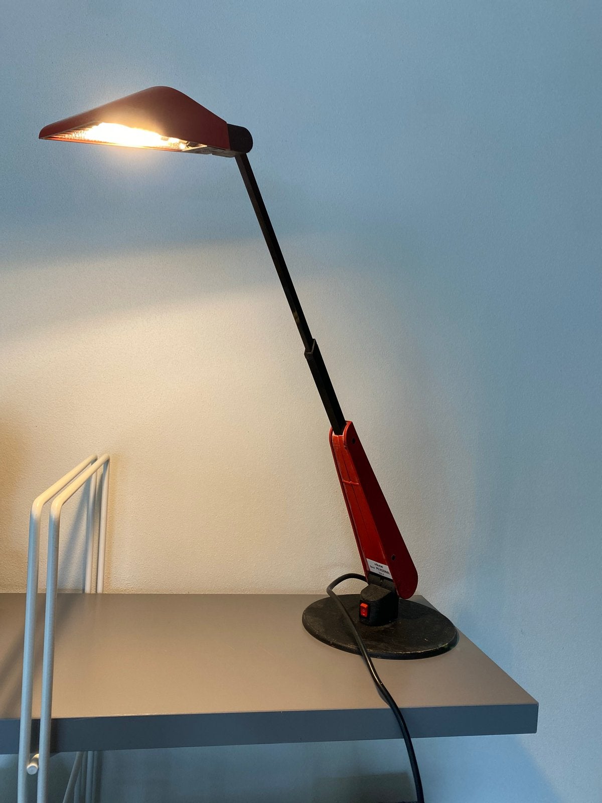 Vintage lamp Bruno Gecchelin voor Oluce - Rood, Huis en Inrichting, Lampen | Tafellampen, Bureaulamp, Overige merken, Vintage