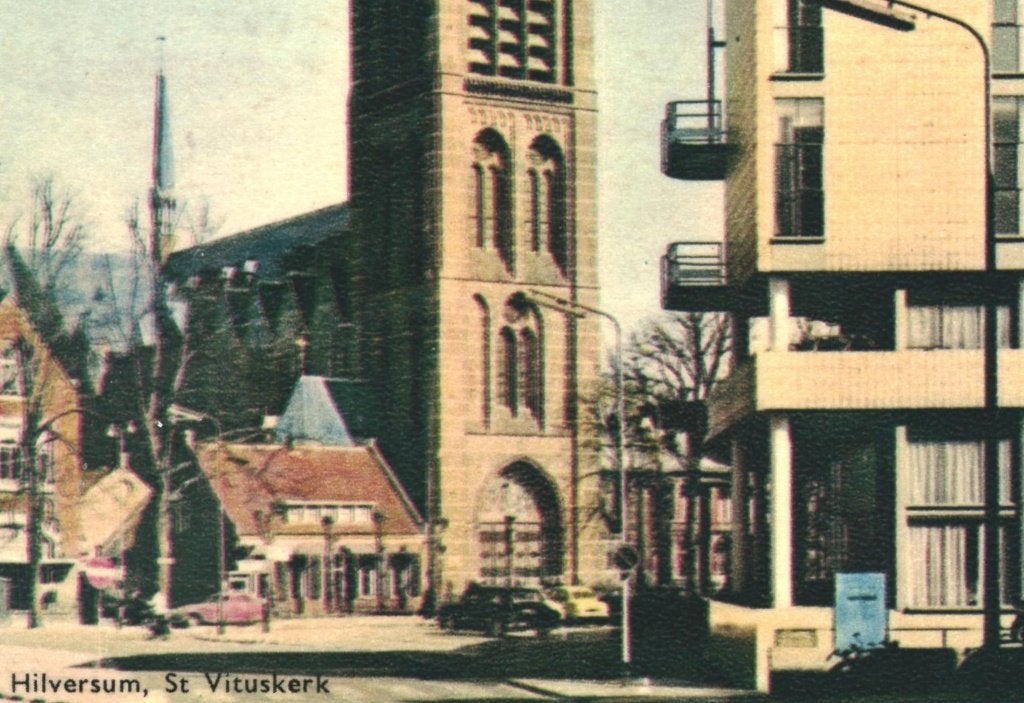 940603	Hilversum	St Vitus kerk	1959	postzegel afgeweekt, Ophalen of Verzenden, 1940 tot 1960, Gelopen, Noord-Holland