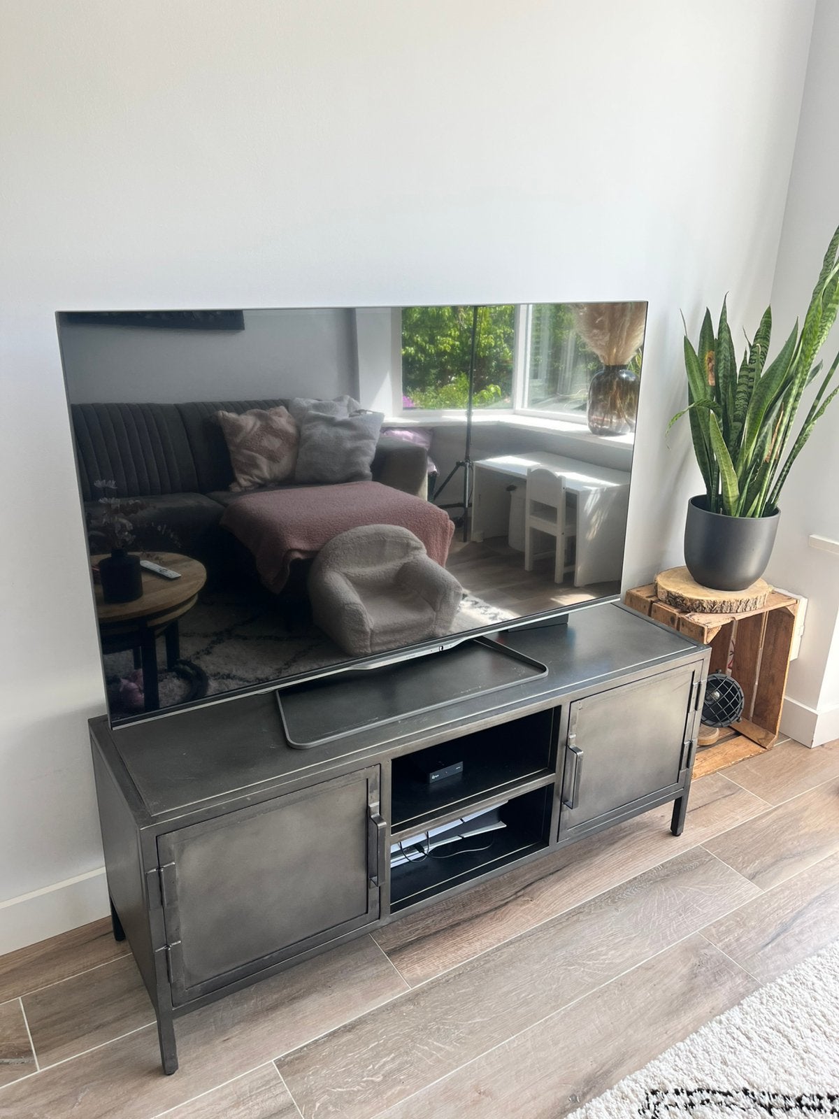 STOER INDUSTRIEEL TV-MEUBEL (WEG=WEG), Ophalen, 100 tot 150 cm, Zo goed als nieuw, Minder dan 100 cm