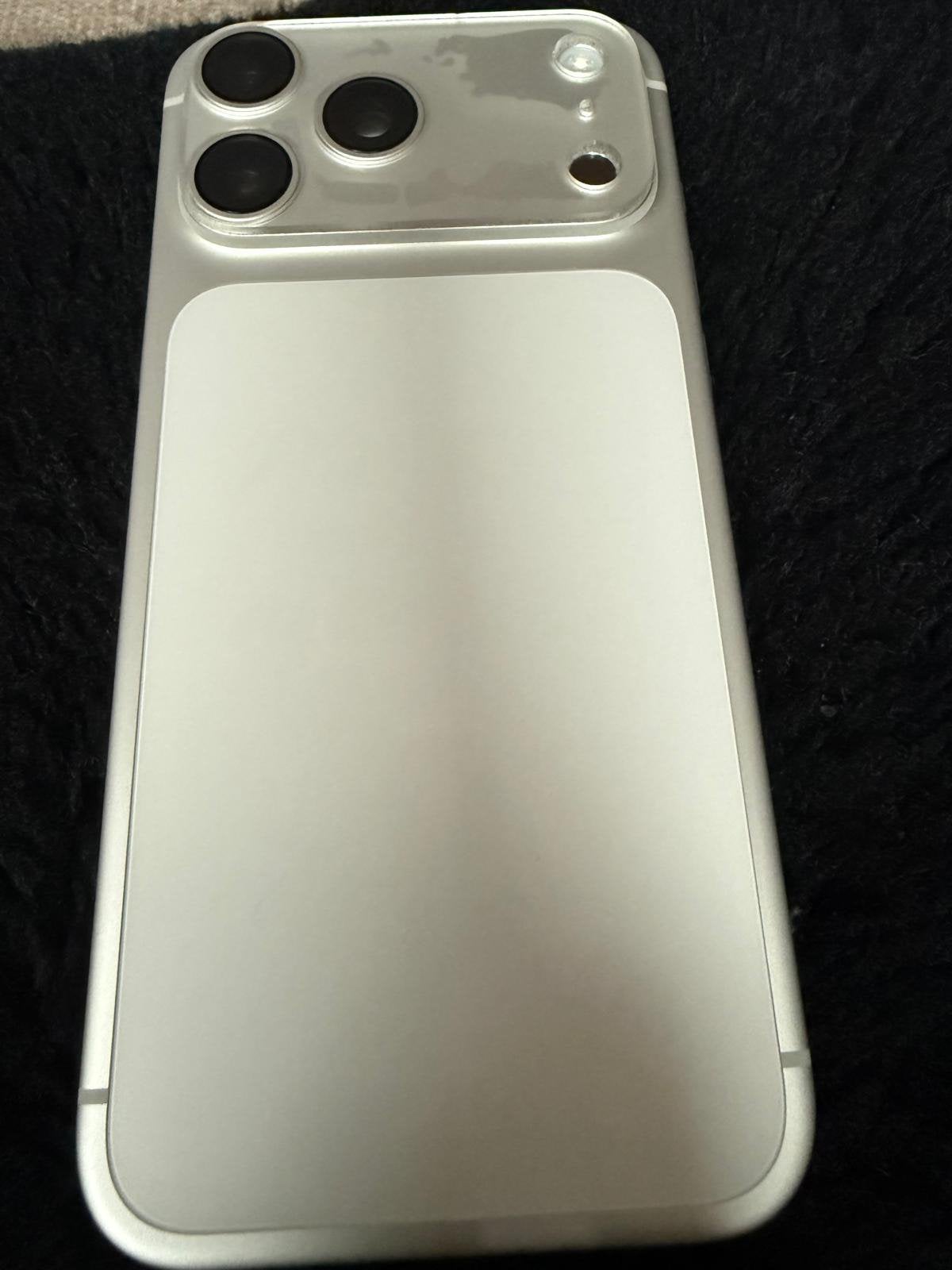 Foto 7 van Iphone 17 pro Max 256GB wit