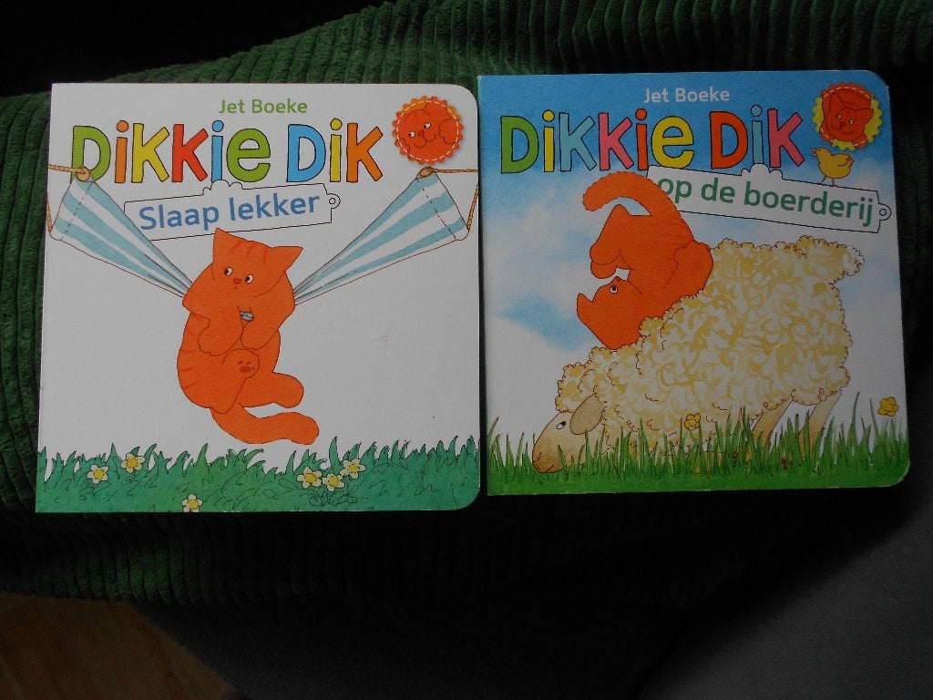 2 kartonnen boekjes DIKKIE DIK slaap lekker en op boerderij, Ophalen, Zo goed als nieuw, Jet Boeke, 1 tot 2 jaar