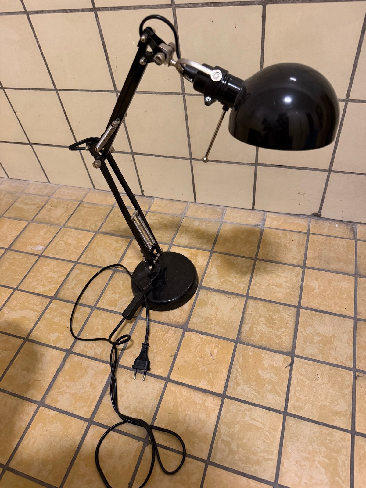 IKEA Bureaulamp / Tafellamp - Zwart, Verstelbaar, Ophalen, Bureaulamp, Gebruikt, E14 (klein)