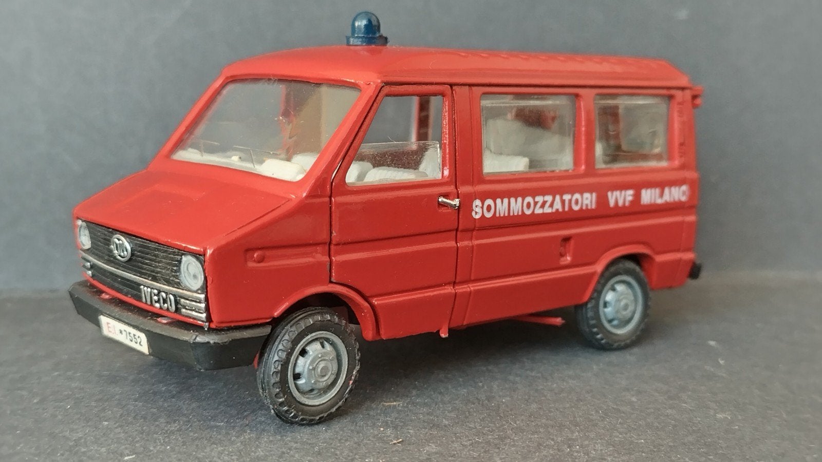 Iveco Daily Sommozzatori Milano 1:43 Old Cars Pol, Overige merken, Auto, Verzenden, .