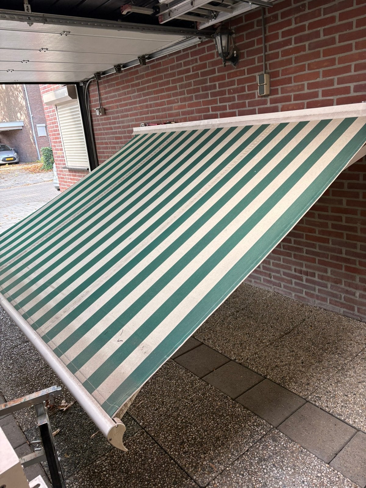 Zonneluifel, Ophalen, Zo goed als nieuw, Knikarmscherm