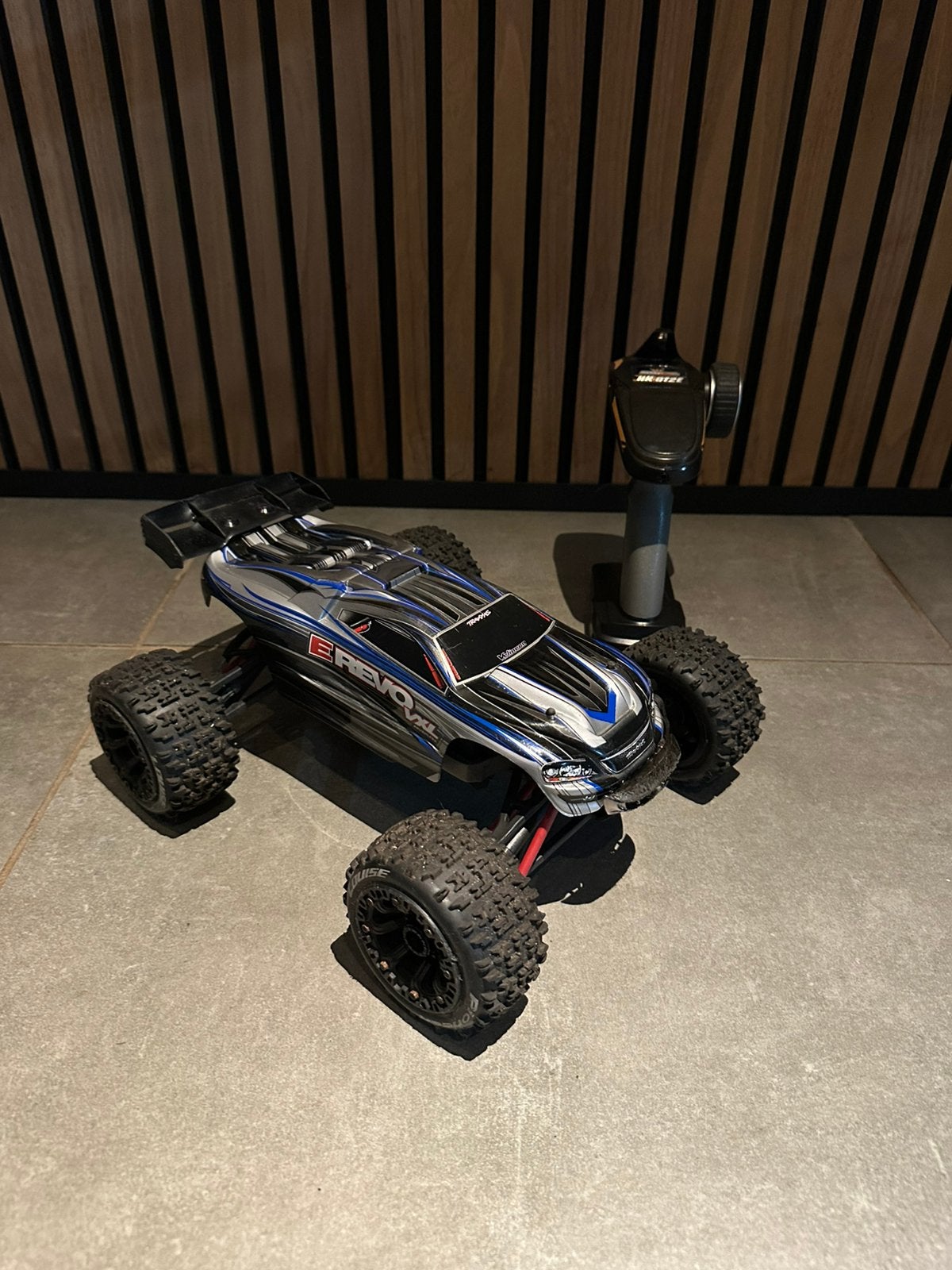 Traxxas e-revo vxl 4x4 brushless, Gebruikt, Auto offroad, Schaal 1:16, Ophalen
