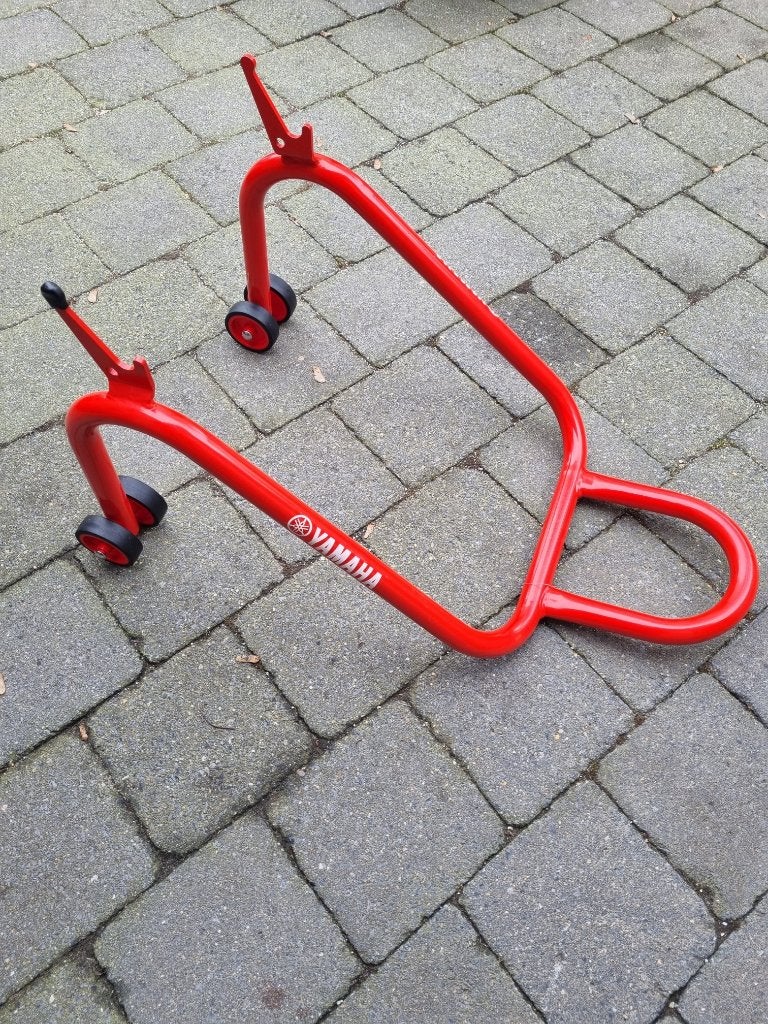 paddock stand achter, Motoren, Ophalen