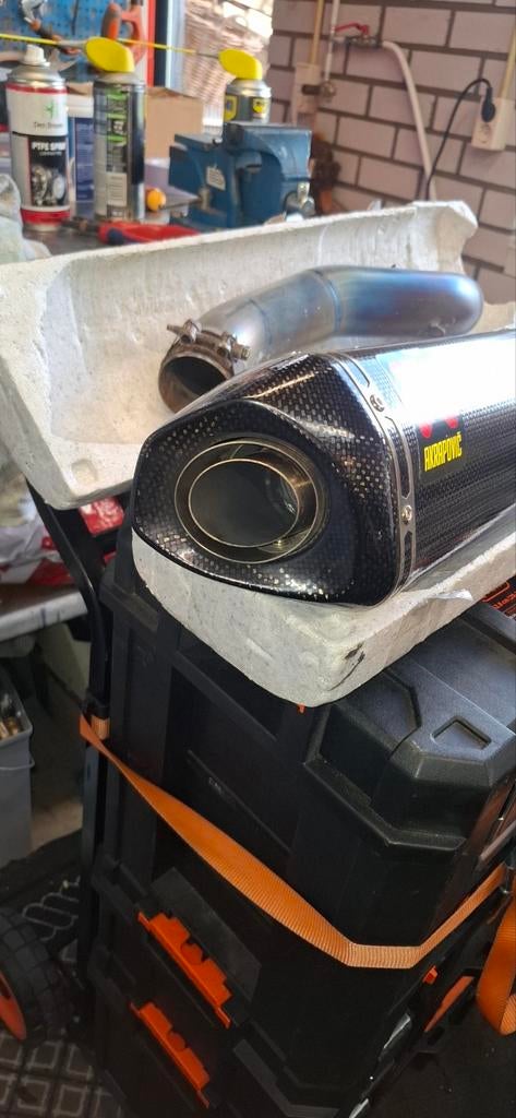 Akrapovic carbon uitlaatdemper en titanium linkpijp., Motoren, Ophalen of Verzenden, Gebruikt