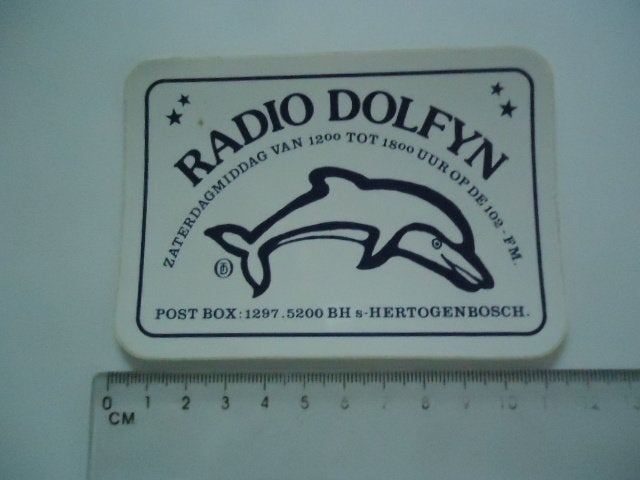 sticker oud RADIO PIRAAT Dolfyn hertogenbosch ether zender, Verzenden, Zo goed als nieuw, Bedrijf of Vereniging