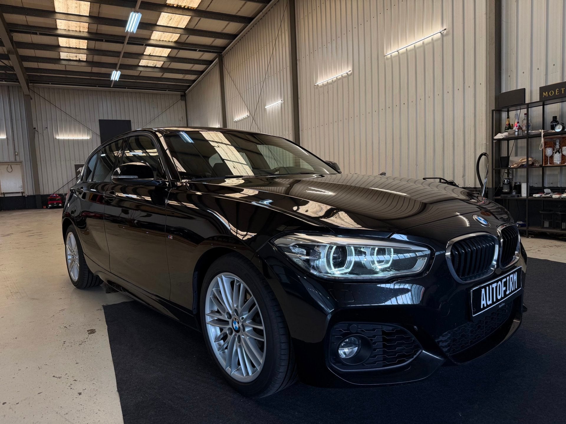 BMW 1-serie 118i M Sport Edition Nette Auto Dealer Onderhoud, Dealer onderhouden, Gebruikt, Zwart, Bedrijf