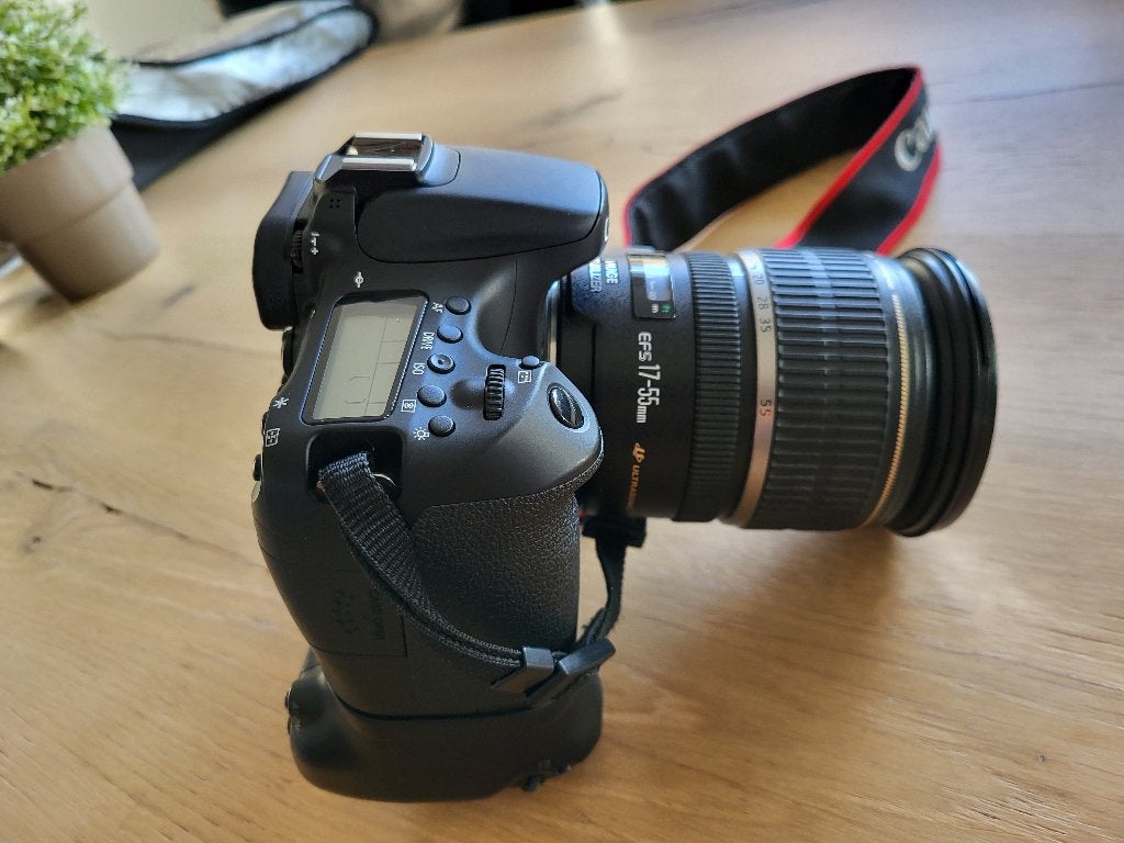 Canon 70D DSLR body + Canon EFS 17-55mm 1:2.8 IS USM lens, Ophalen, Canon, Handmatige focus, Telelens