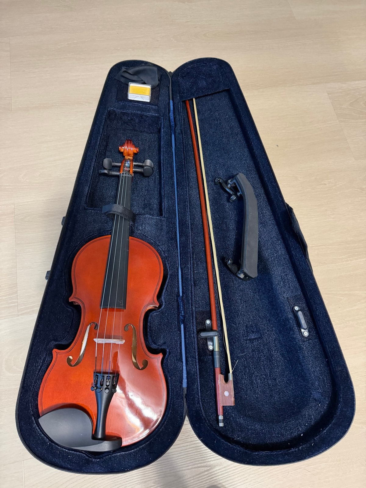 Viool met koffer en strijkstok - niet heel veel gebruikt, Muziek en Instrumenten, Gebruikt, Overige formaten, Viool, Ophalen of Verzenden