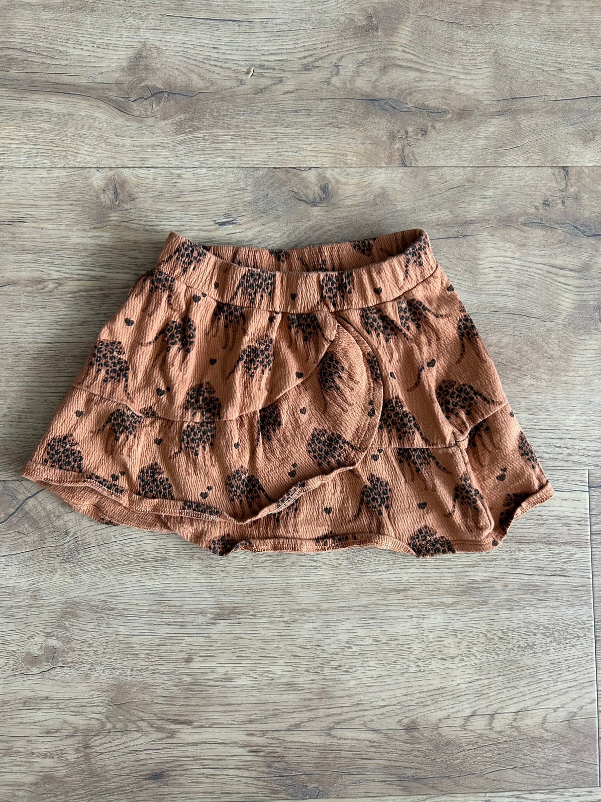 Jubel Rokje Panterprint Brons Terracotta Rimpelstof Maat 104, Ophalen of Verzenden, Zo goed als nieuw, Meisje, Jurk of Rok