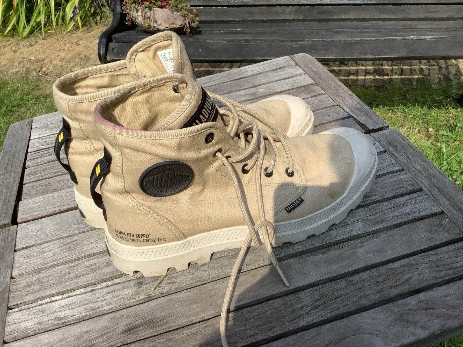 Palladium Pampa Hi Originale - Crème/Beige - Maat 42, Kleding | Dames, Schoenen, Ophalen of Verzenden, Zo goed als nieuw, Beige