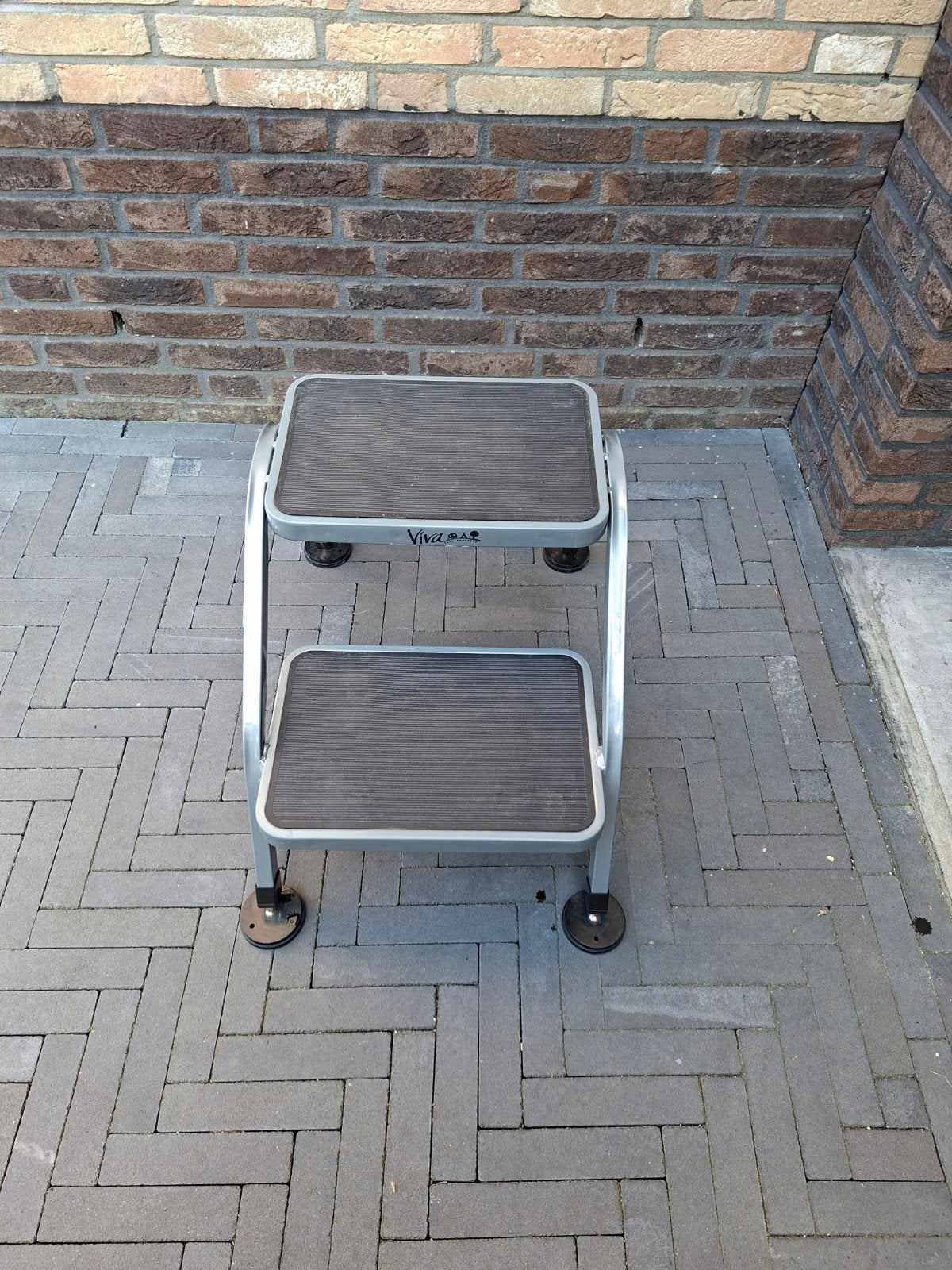 Caravan trapje, Ophalen