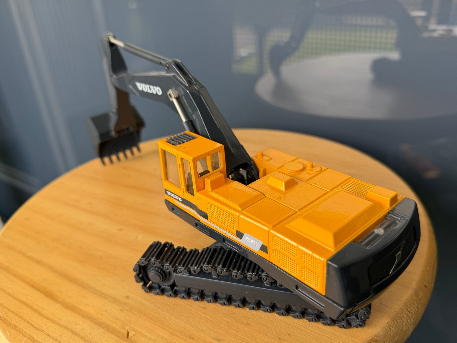 Volvo EC650 Graafmachine Model - Gedetailleerd Speelgoed, Ophalen of Verzenden, Zo goed als nieuw
