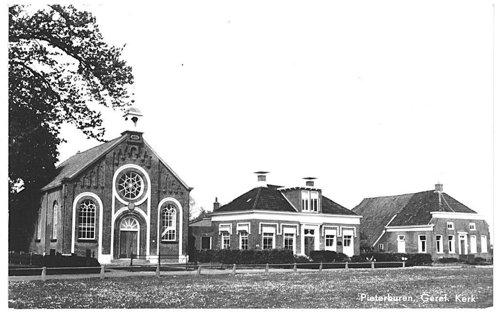 804523 Pieterburen jr 60 70 Groningen Gere kerk Onbeschreven