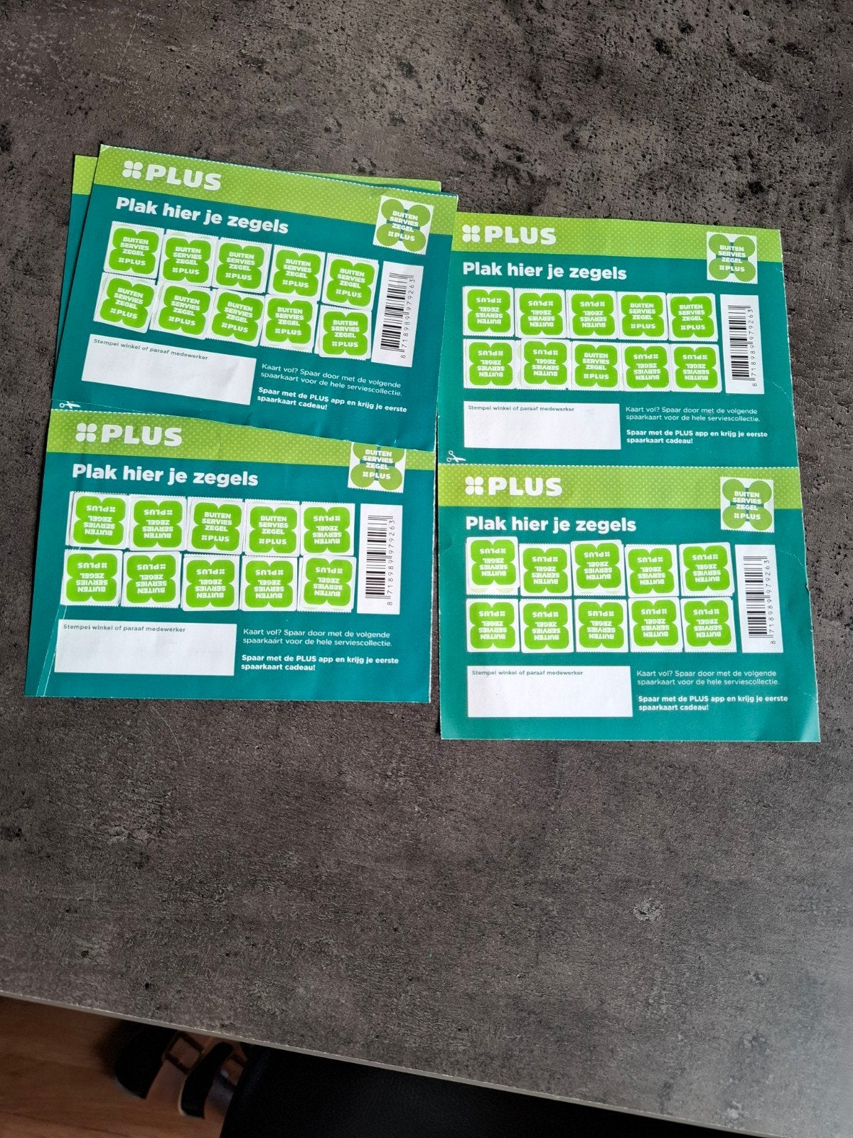Plus zegels buiten servies 4 volle kaarten, Verzamelen, Plus, Ophalen of Verzenden