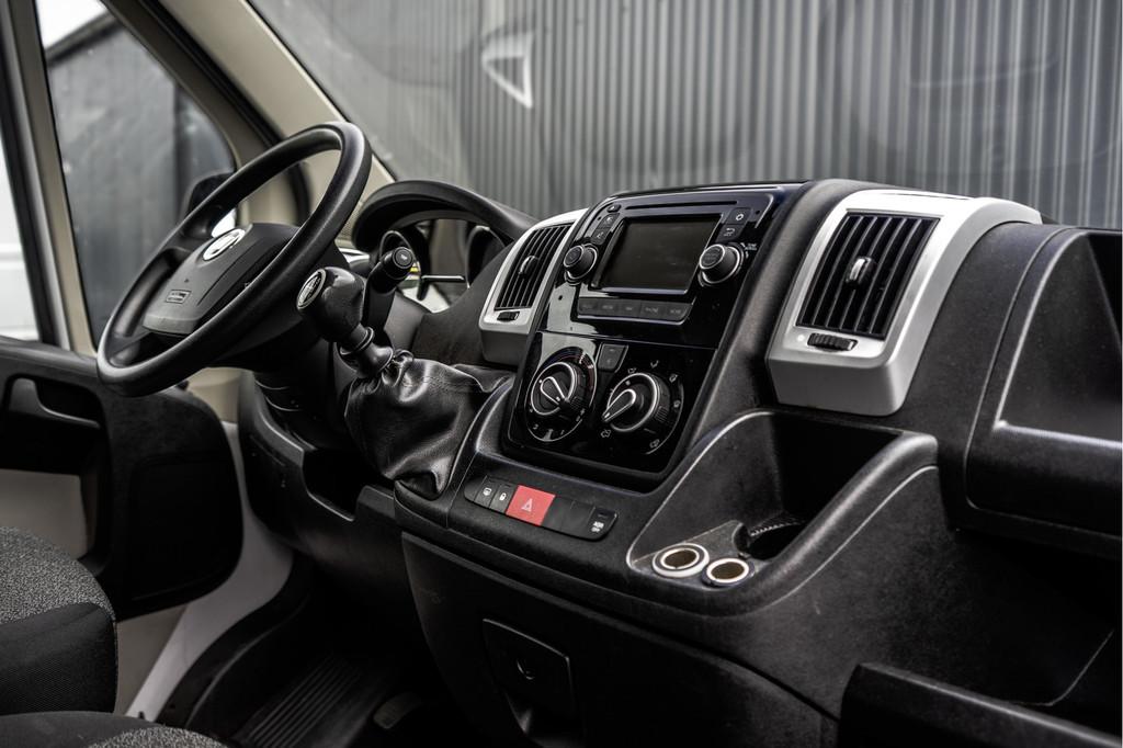 Fiat Ducato 2.3 MultiJet | Bakwagen met Laadklep | 131 PK |, Gebruikt, Wit, Bedrijf, 2450 kg