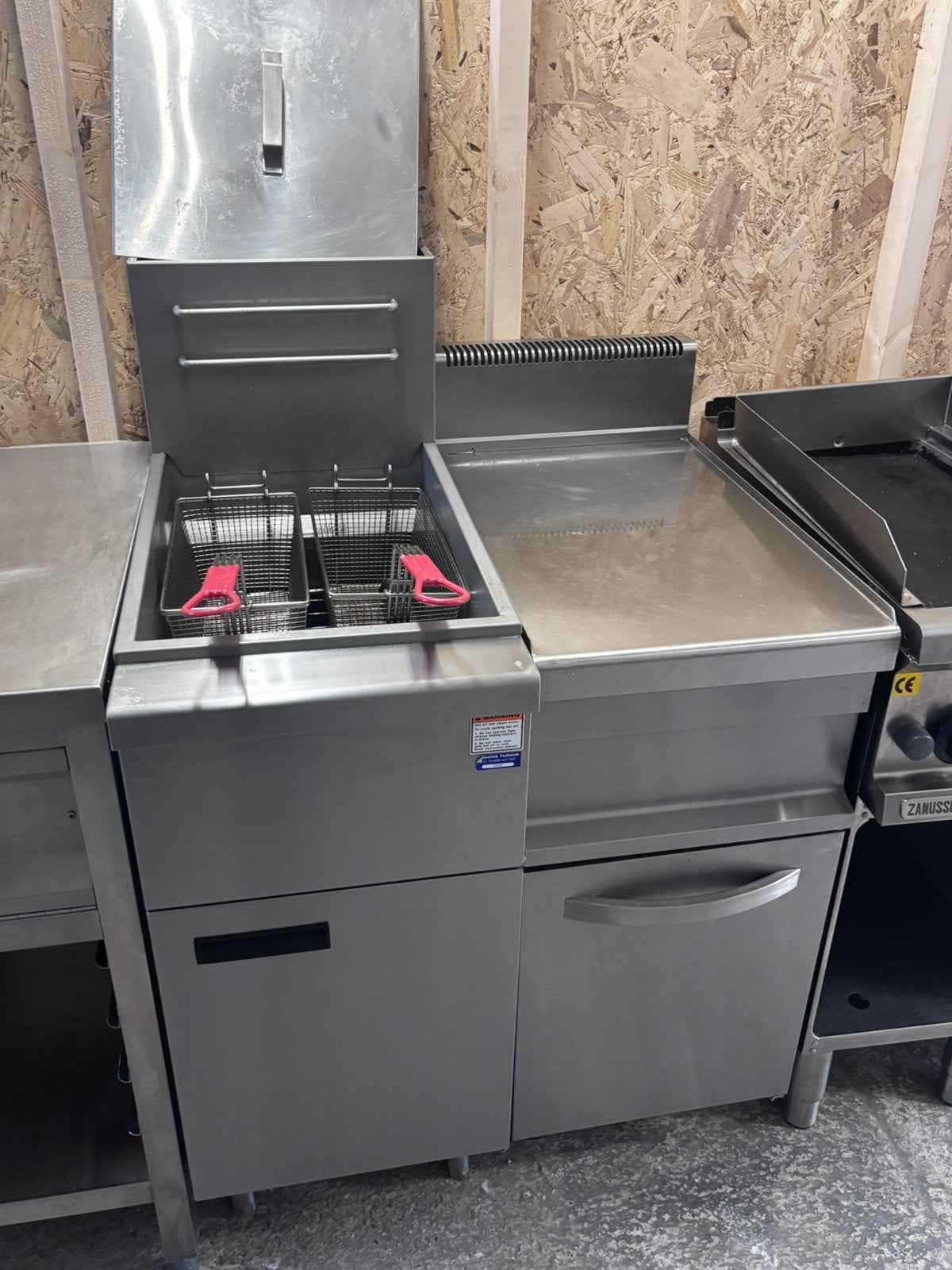 Professionele Gasfriteuse FGF300 + RVS Neutrale Unit, Ophalen, Zo goed als nieuw