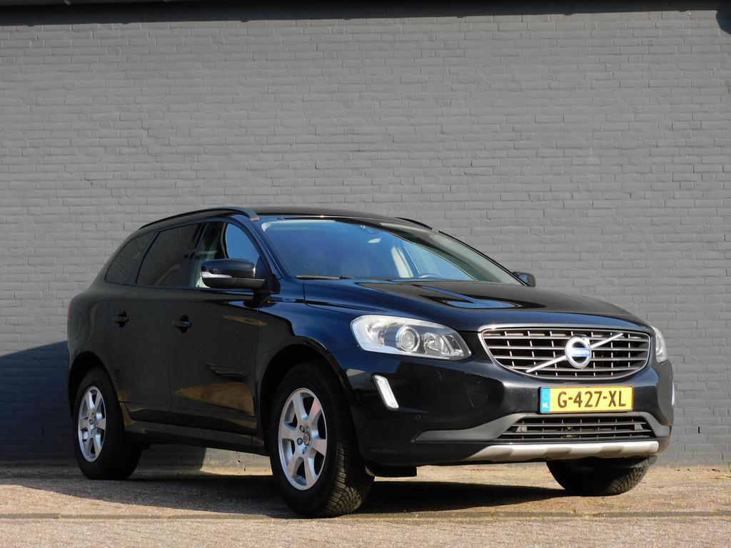 Volvo XC60 2.0 D3 FWD Summum DEALER ONDERHOUDEN! STOELVERW!, Auto's, 4 cilinders, Automatische klimaatregeling, Zwart, Leder