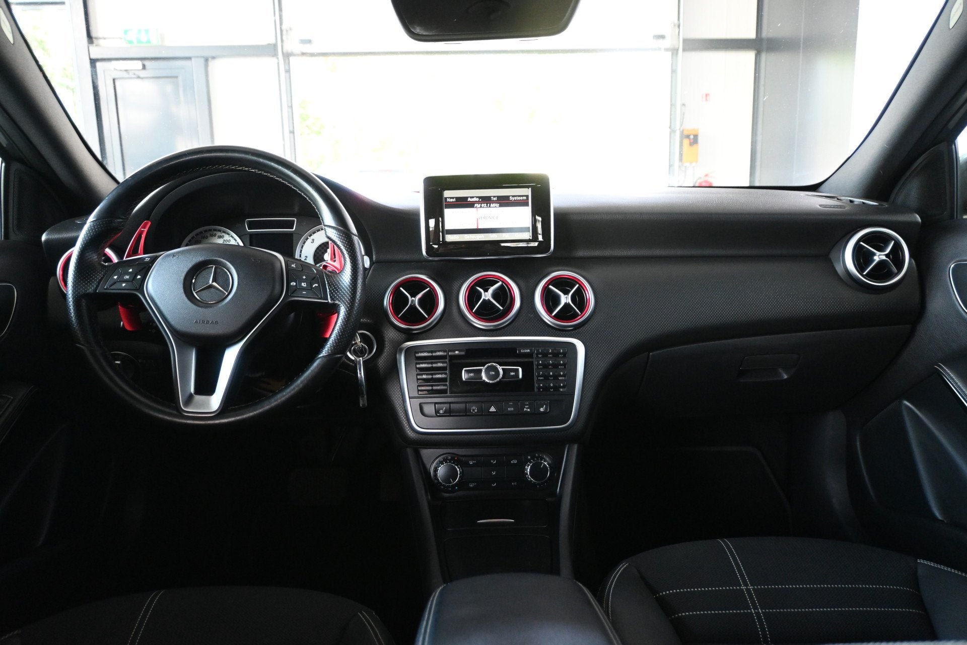 Mercedes-Benz A-Klasse 180 CDI AMG Automaat Airco Navigatie, Auto's, Euro 5, Gebruikt, Met garantie (alle), 23 km/l