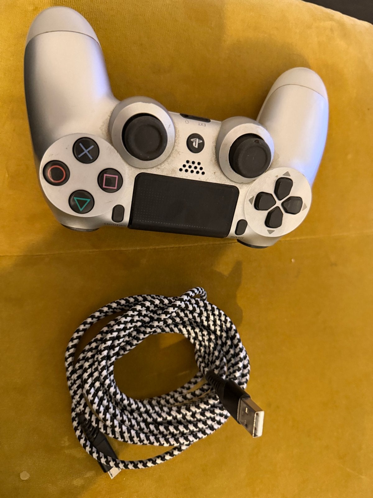 Sony PlayStation 4 (PS4) DualShock 4 Controller Zilver, Ophalen of Verzenden, Gebruikt, Met 1 controller