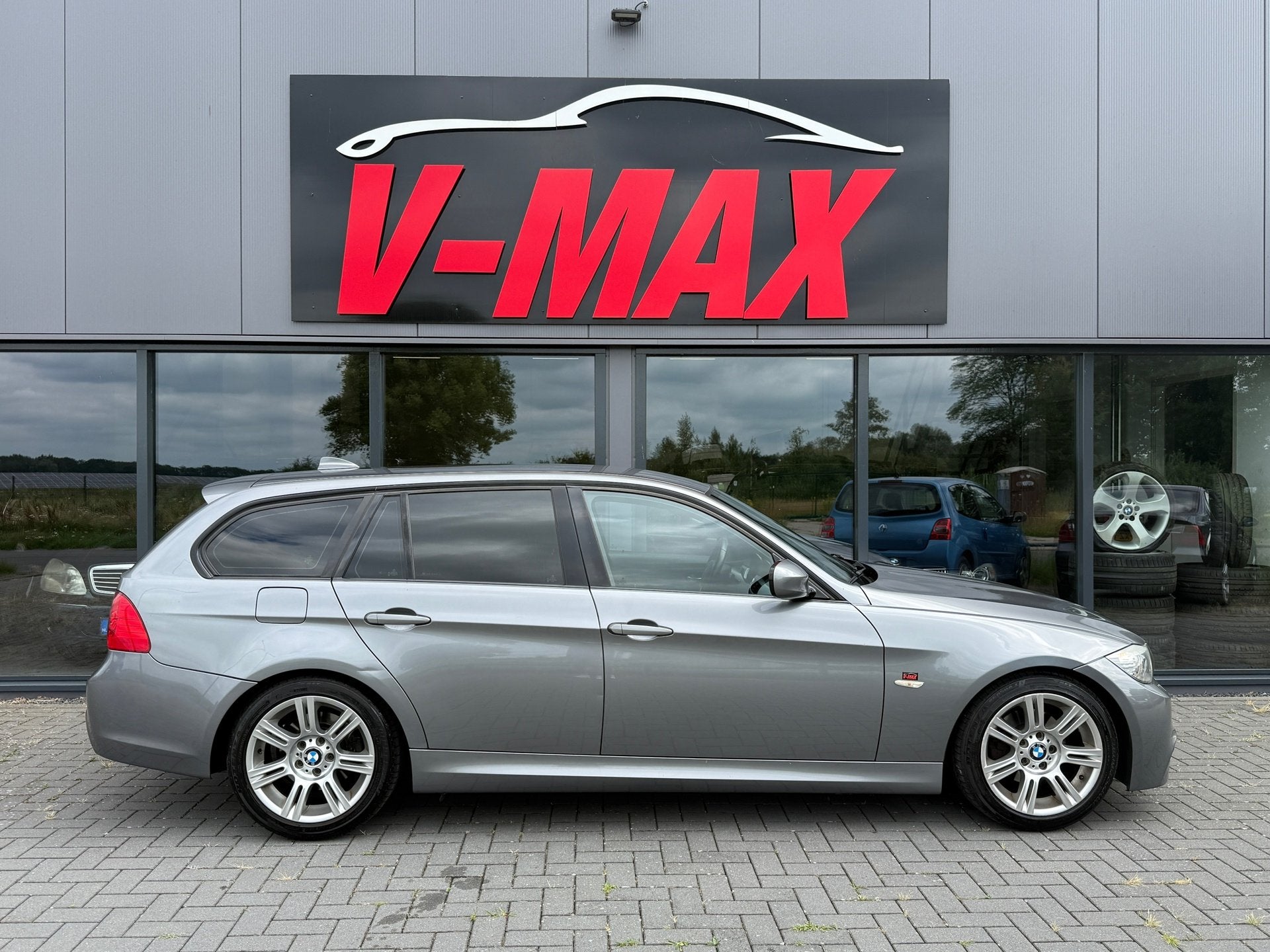 BMW 318i 2.0 Touring AUT M-Sport Xenon NaviProf Alcantara, Auto's, Automaat, Euro 5, 4 cilinders, 1435 kg