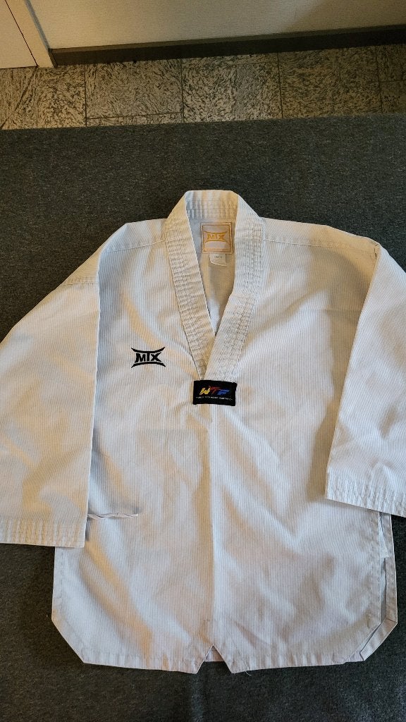 Taekwondo pak (dobok), Gebruikt, Taekwondo, Vechtsportpak, Maat M