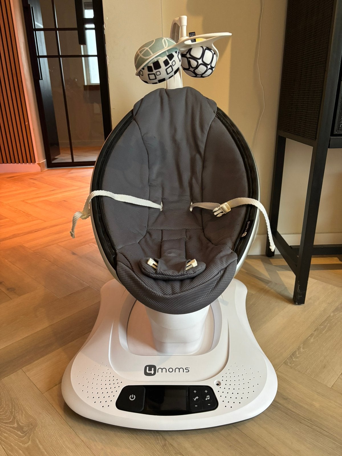 4moms MamaRoo schommelstoel – perfecte staat, Kinderen en Baby's, Wipstoeltjes, Schommelstoel, Verstelbaar, Zo goed als nieuw
