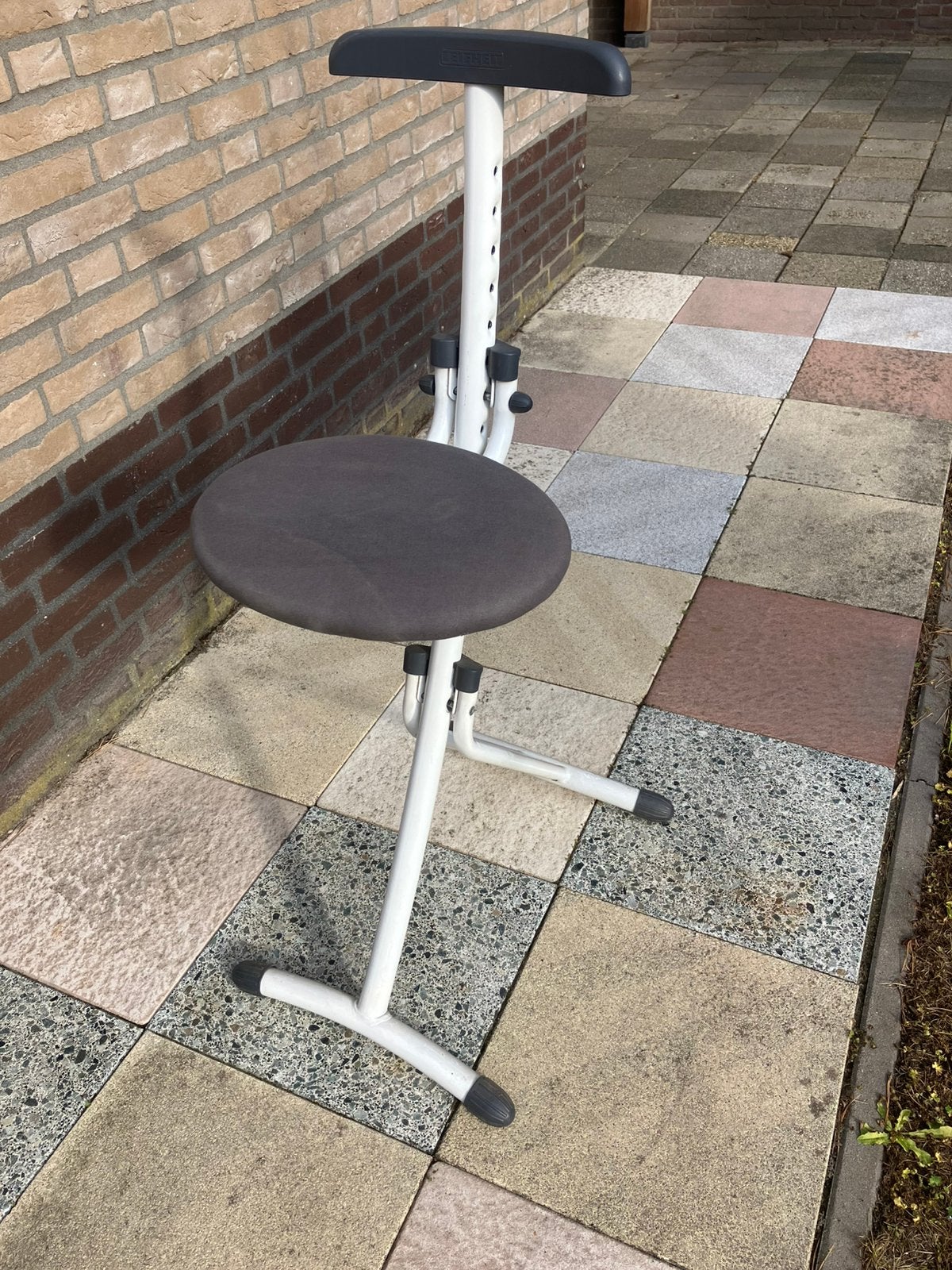 Strijkkruk/ sta- hulp leifheid, in hoogte verstelbaar., Ophalen, Zo goed als nieuw